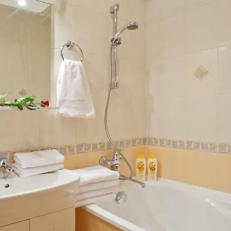 Apartment On Nezavisimosti 44 *