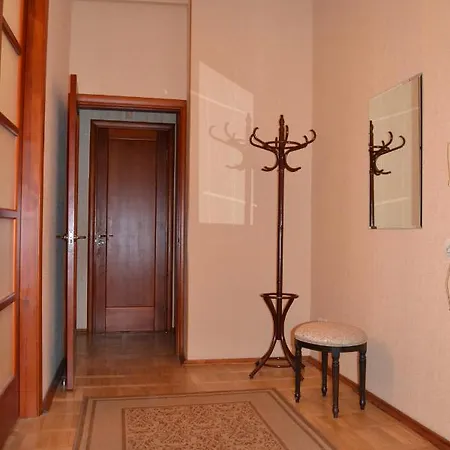 On Nezavisimosti 44